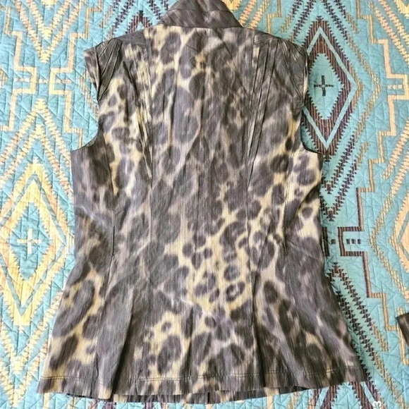 Elie Tahari top with matching belt‎ - Picture 7 of 9